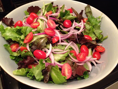 simple-green-salad-with-cherry-tomatoes-and-balsamic-vinaigrette