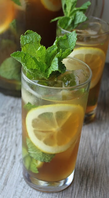 lemon-mint-iced-tea-with-rum