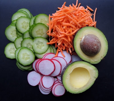 detox-salad-with-arugula-quinoa-and-avocado-step-by-step-recipe