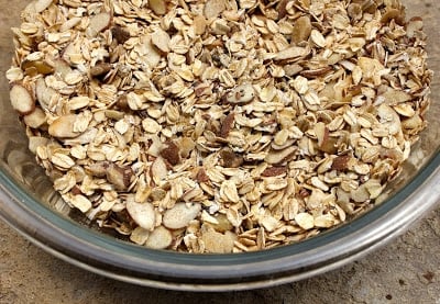 vegan-maple-cinnamon-granola-with-chia-seeds-step-1