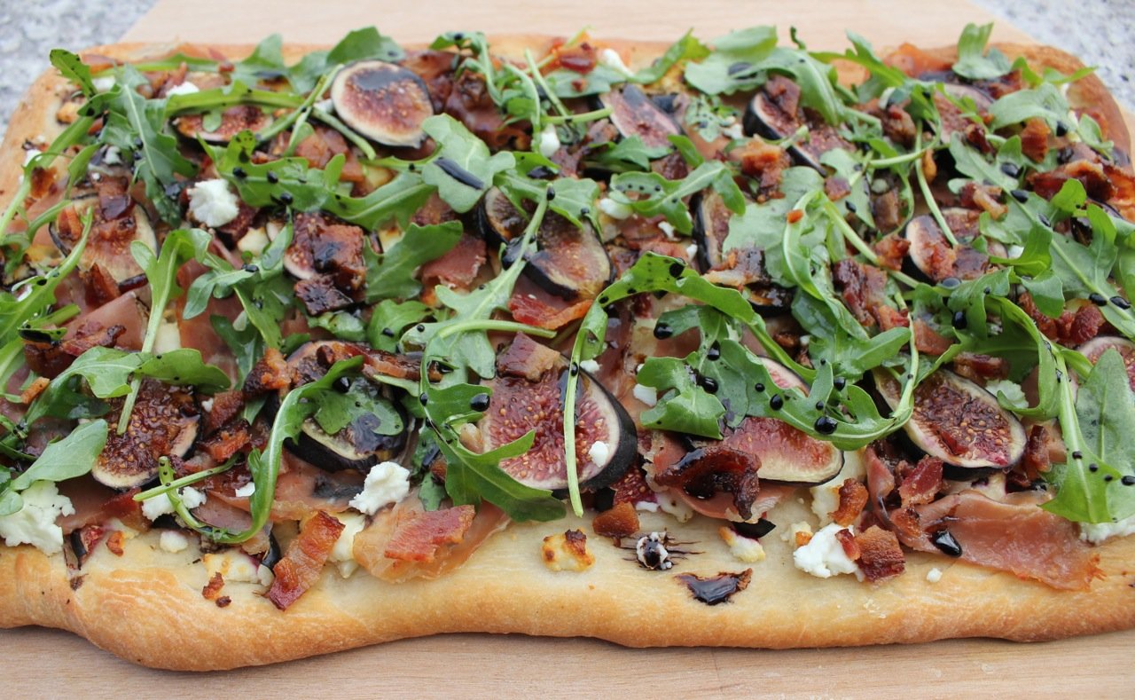 flatbread-with-figs-goat-cheese-and-prosciutto-14