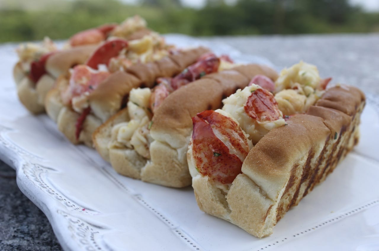 naked-lobster-rolls-with-butter-sauce-2