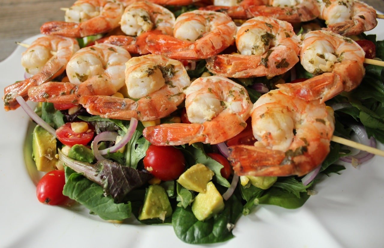 summer-salad-with-avocado-corn-and-grilled-herb-shrimp-3