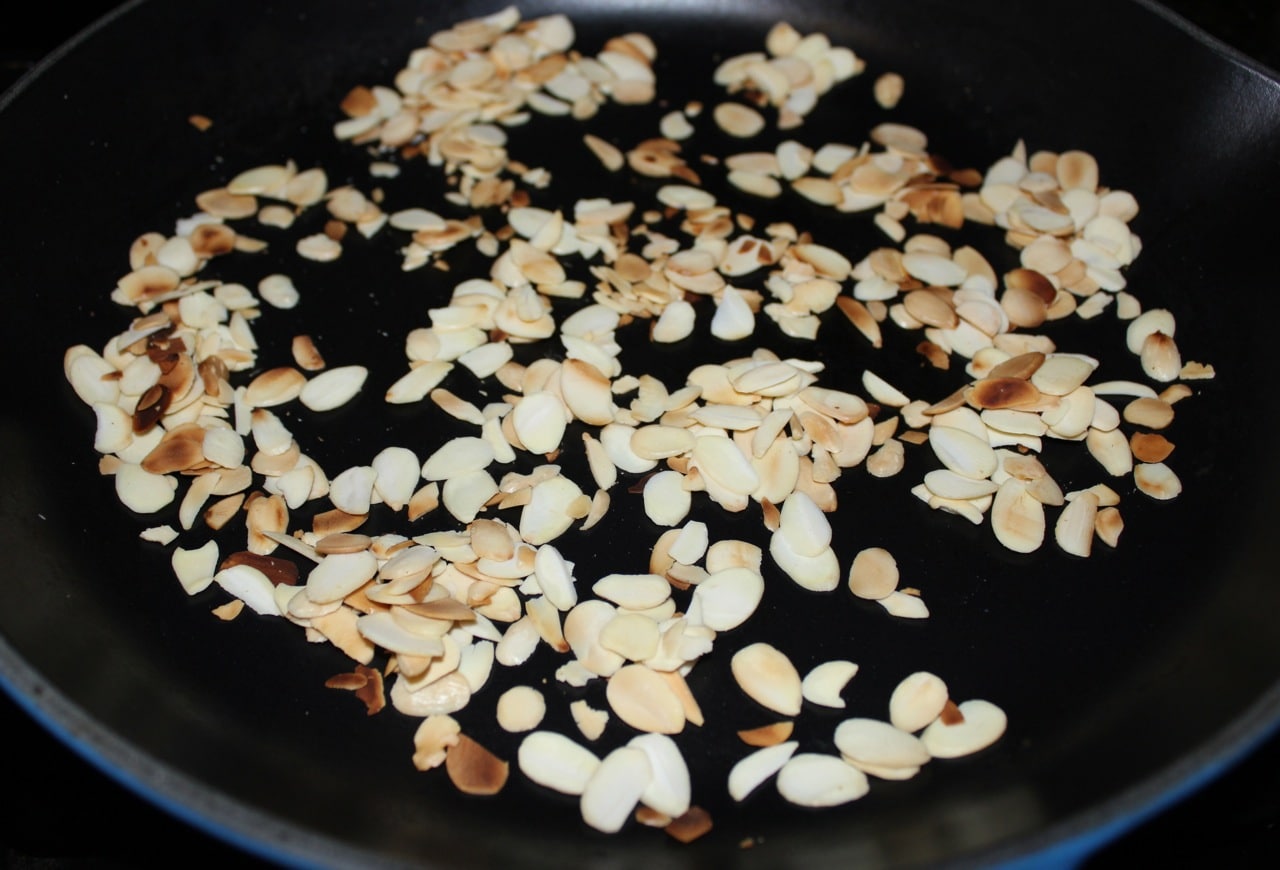 toasted-almonds-in-a-pan