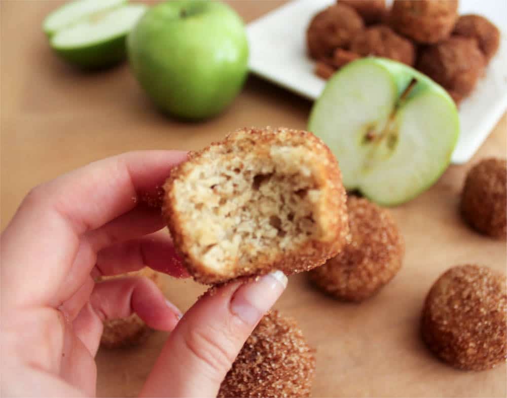 apple-cinnamon-baked-doughnut-holes-3