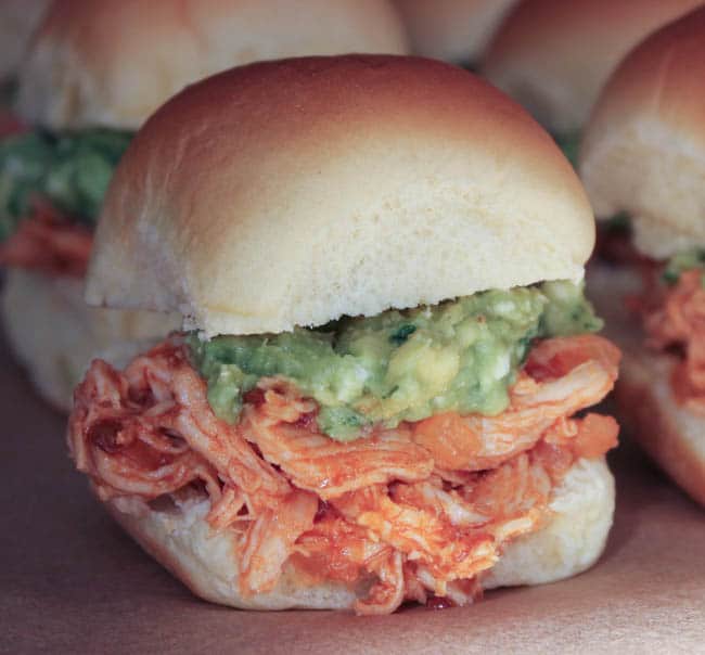 spicy-pulled-chicken-sliders-with-bacon-queso-guacamole-12