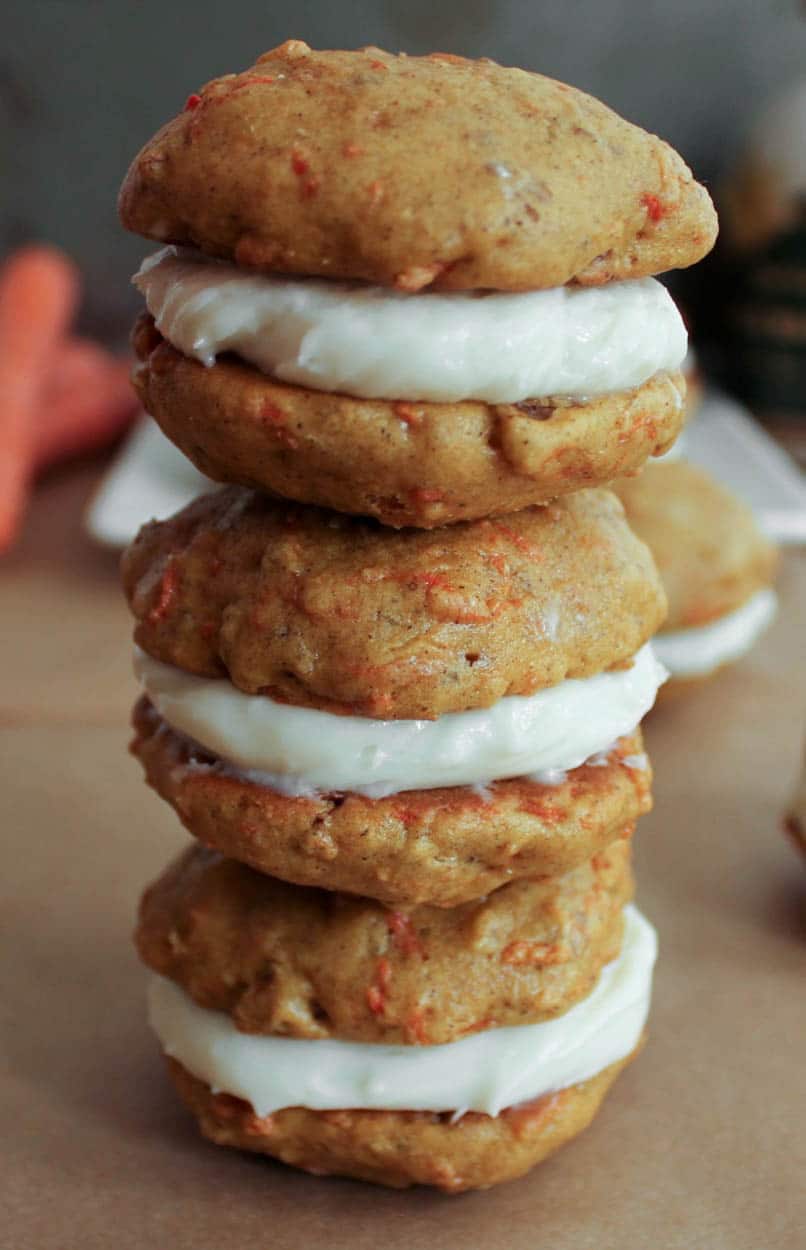 Carrot-cake-whoopie-pies-with-maple-cream-cheese-frosting-6