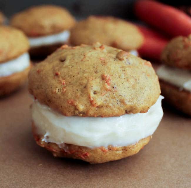 Carrot-cake-whoopie-pies-with-maple-cream-cheese-frosting-7
