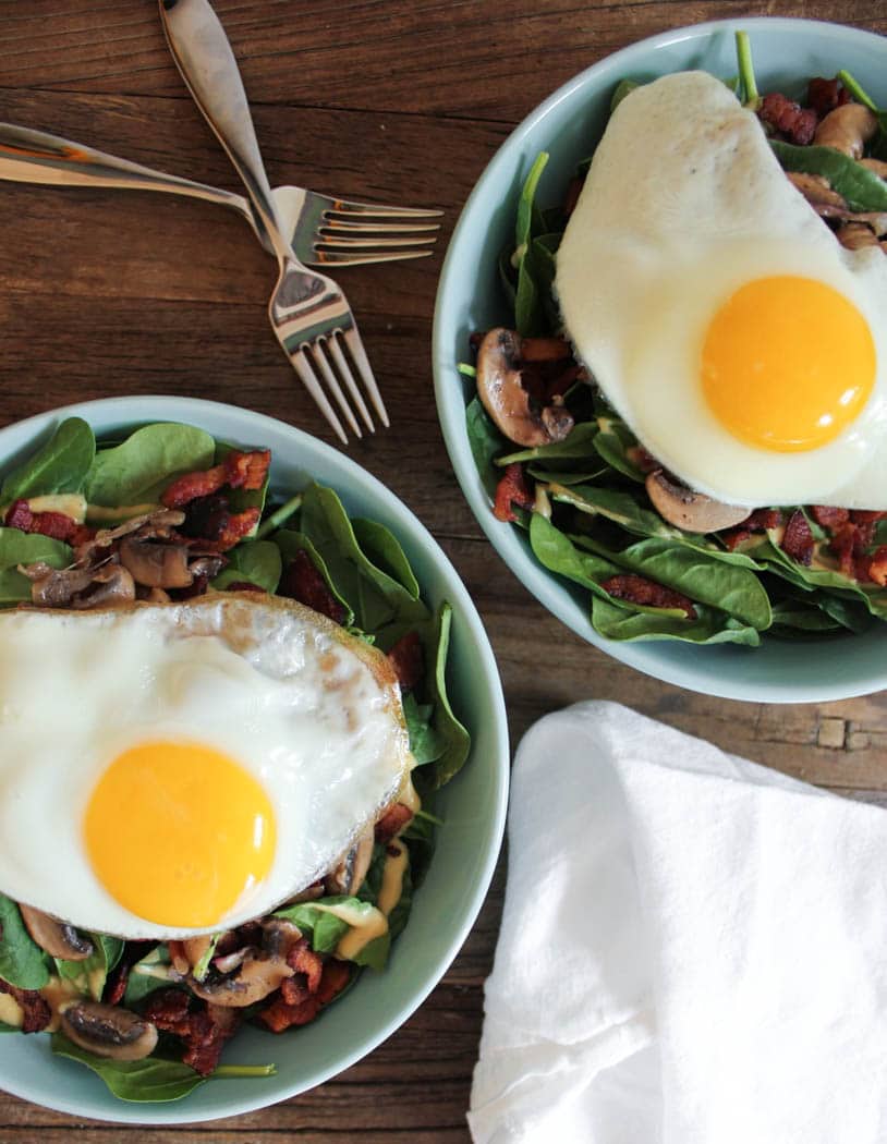warm-spinach-salad-with-bacon-vinaigrette-and-a-fried-egg-5-2