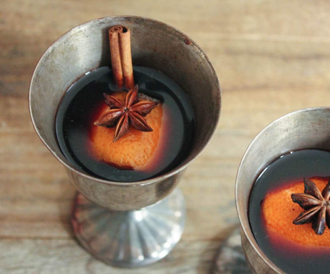 easy-mulled-wine-the-best-holiday-cocktail-1