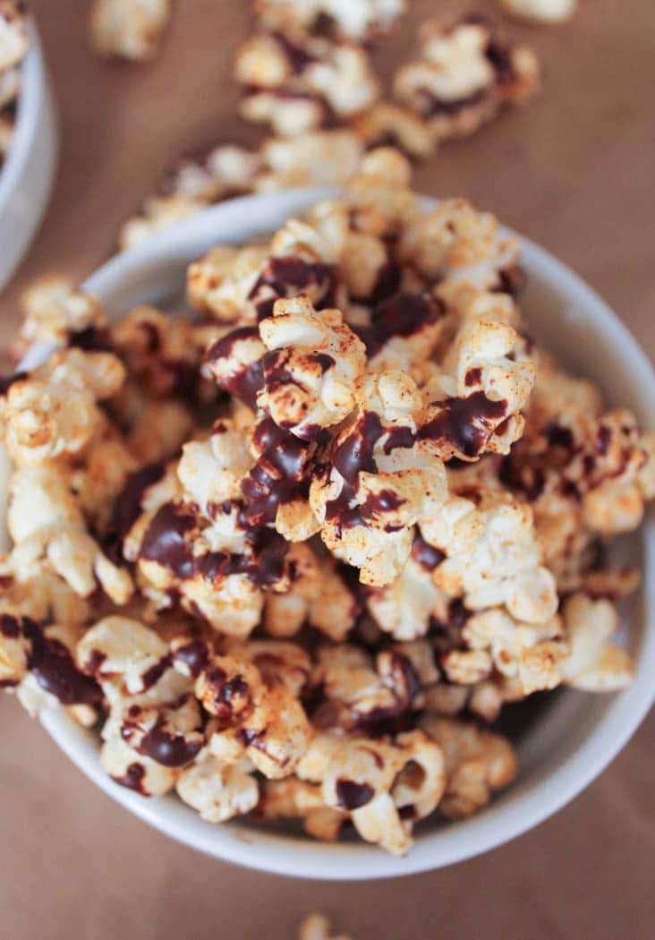 vegan-dark-chocolate-chipotle-popcorn-2