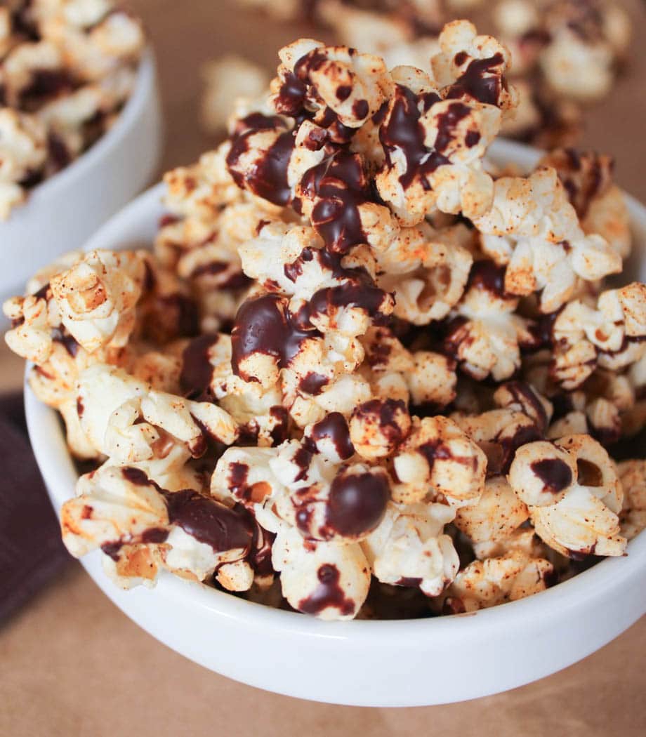vegan-dark-chocolate-chipotle-popcorn-5