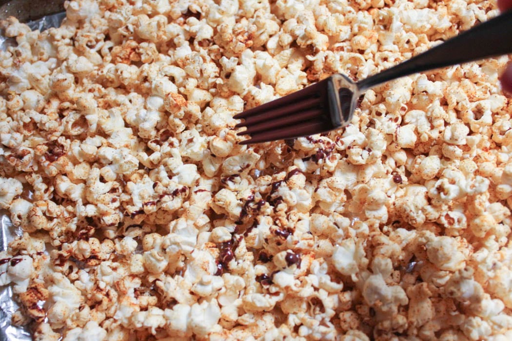 vegan-dark-chocolate-chipotle-stovetop-popcorn-step-8
