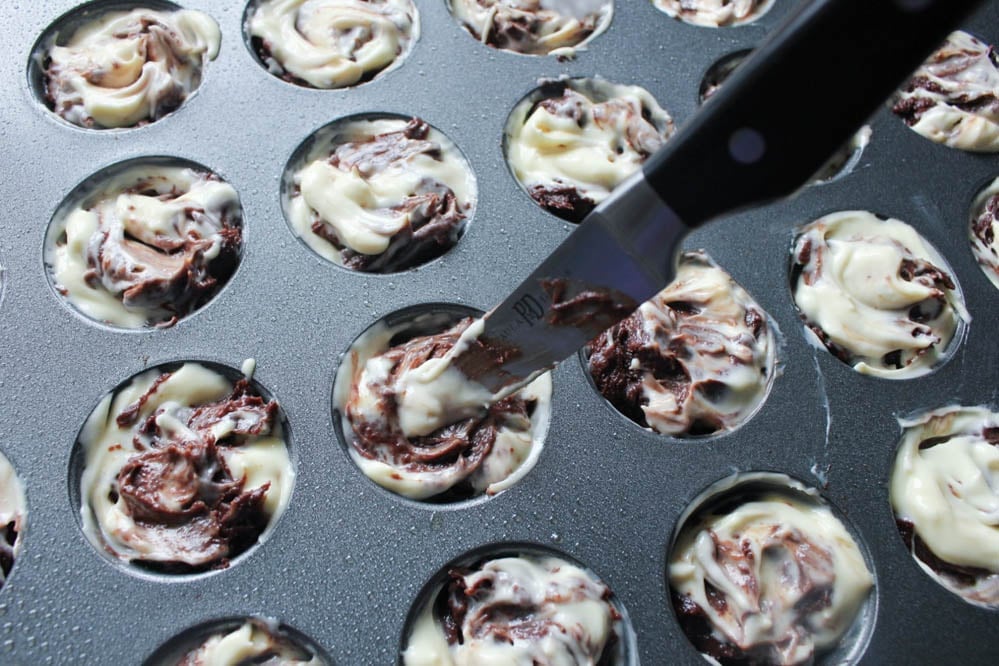 Chocolate-Chip-Cheesecake-Swirl-Brownie-Bites-Step-11