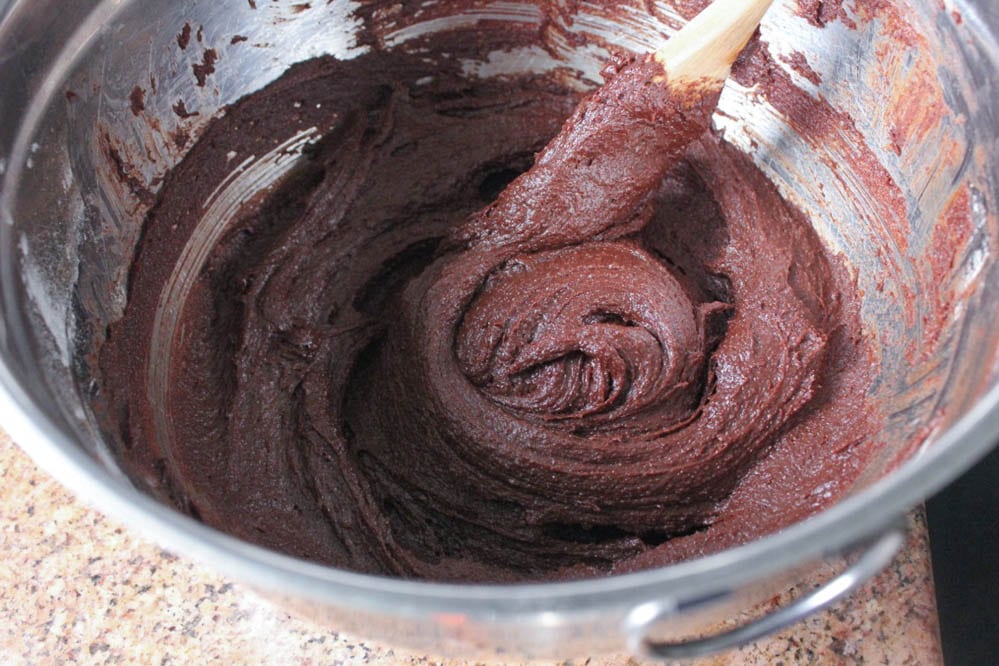 Chocolate-Chip-Cheesecake-Swirl-Brownie-Bites-Step-13