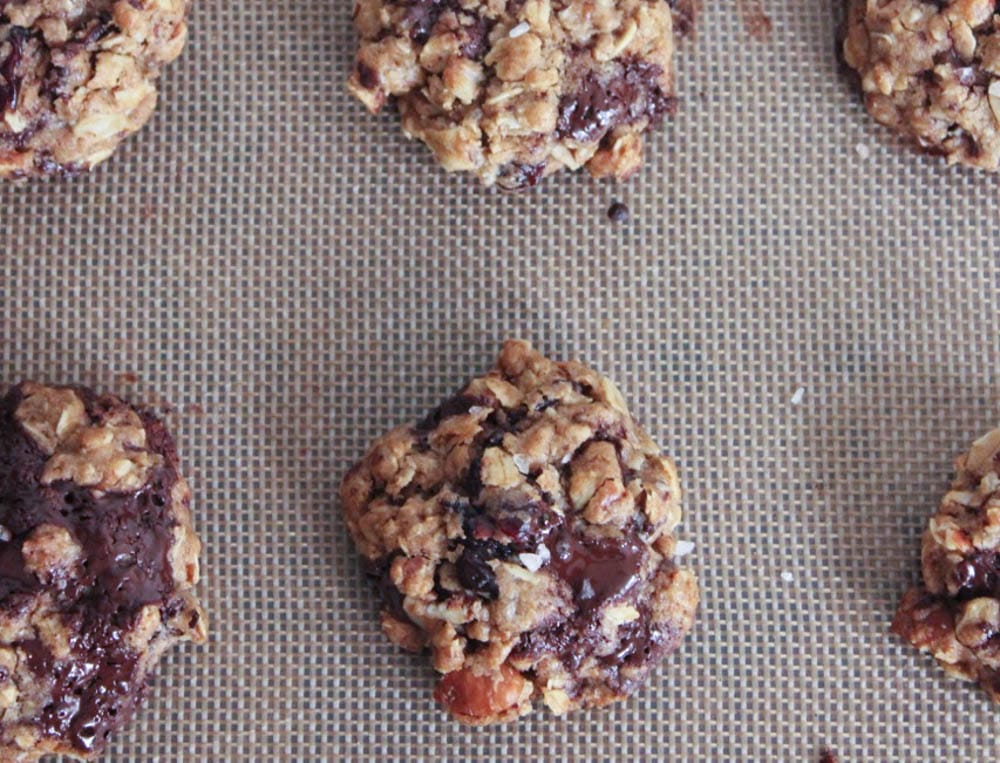 healthy-dark-chocolate-chunk-oatmeal-cookies-with-cherries-and-sea-salt-step-8