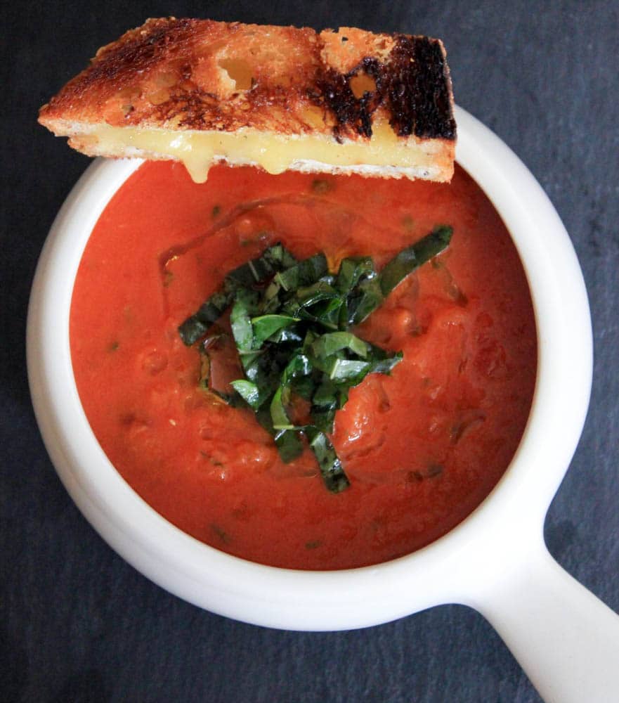 the-best-vegan-roasted-tomato-basil-soup