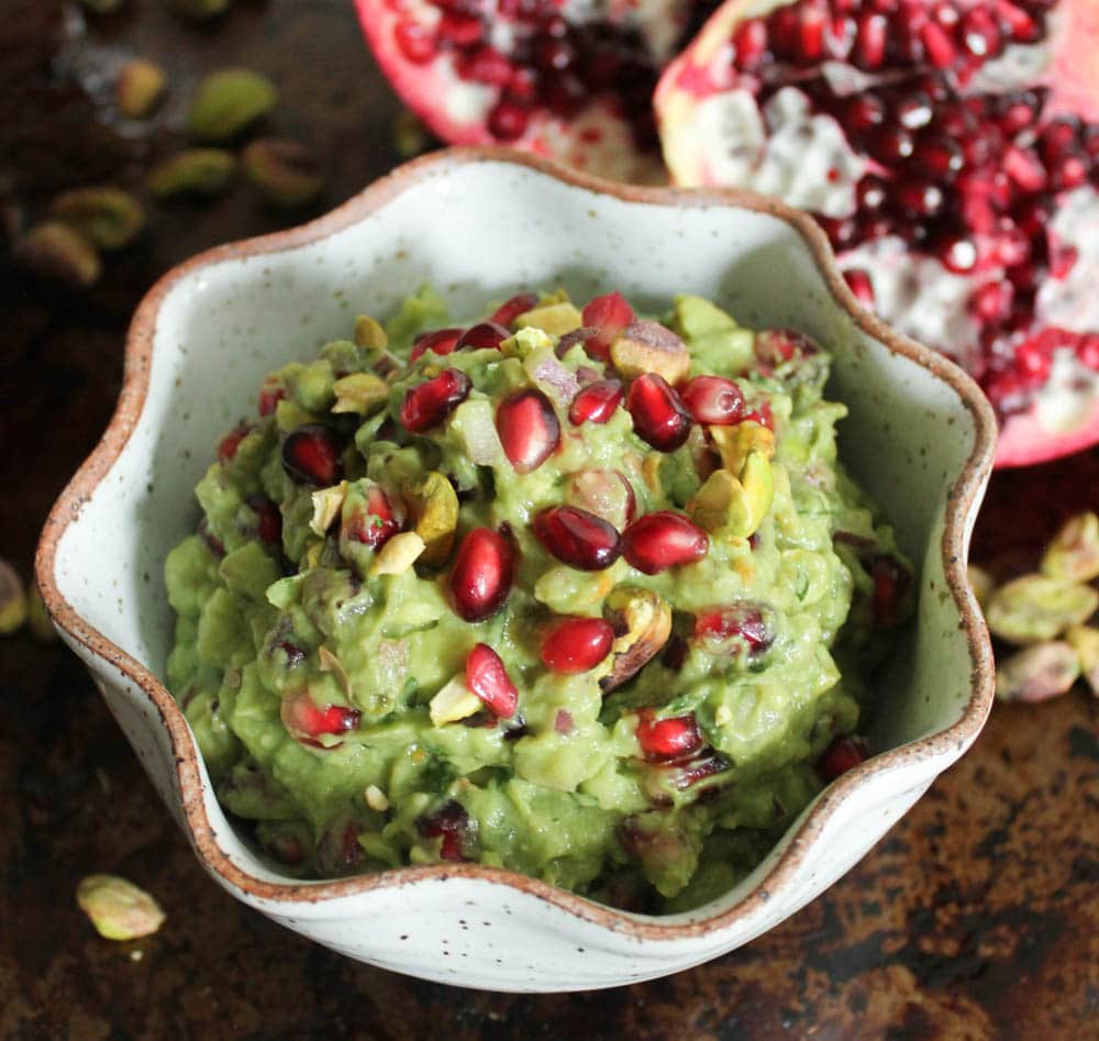 Superfood-Guacamole-with-pomegranate-and-pistachios-1