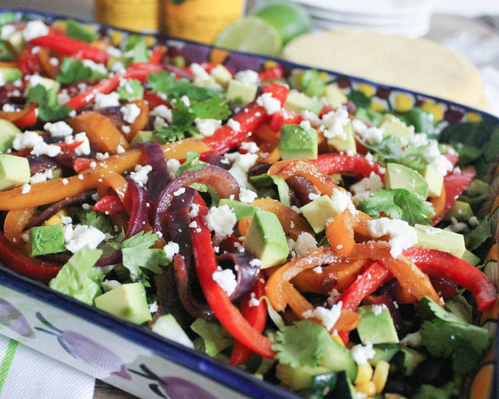 Healthy-Vegetable-Fajita-Salad-with-corn-black-beans-Chipotle-Vinaigrette-5