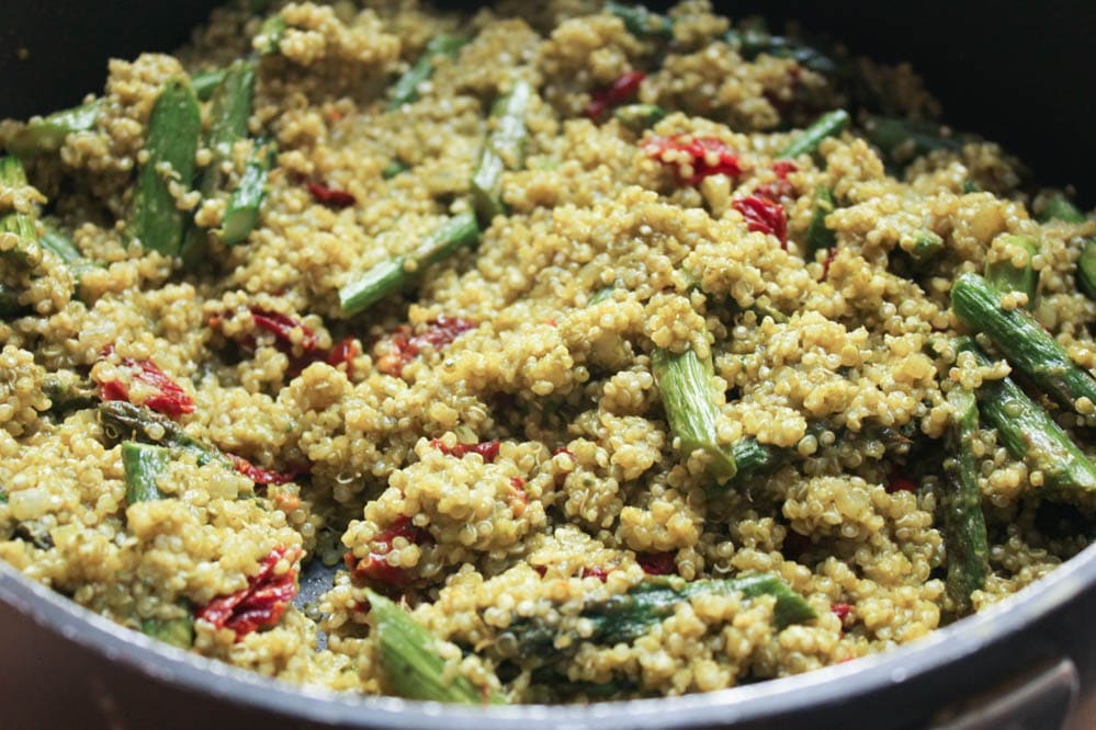Quinoa-Risotto-with-Roasted-Asparagus-Sun-dried-Tomatoes-and-Herbs-step-9