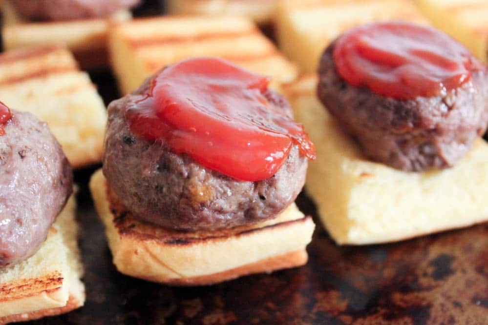 Bacon-and-smoked-cheddar-stuffed-cheeseburger-sliders-with-jalapeno-relish-step-12