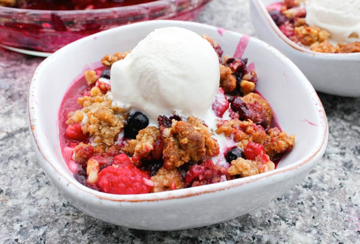 12-Foolproof-Fourth-of-July-Recipes-Summer-Berry-Crisp