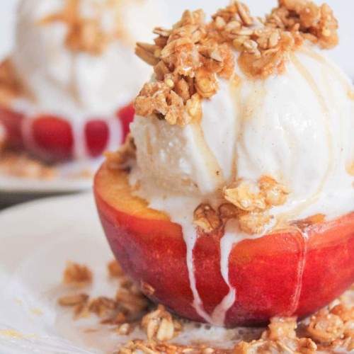 Grilled Peach Crisp Sundaes With Cinnamon Honey Drizzle Domesticate Me 4009