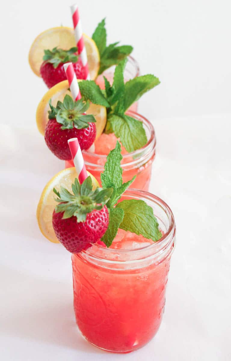 Roasted-Strawberry-Mint-Lemonade-5