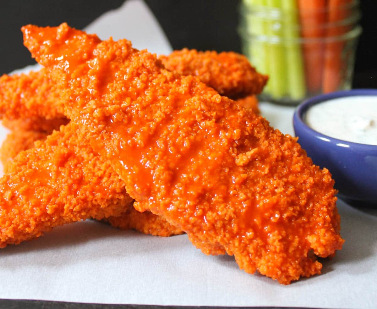 healthy-baked-buffalo-chicken-tenders-with-yogurt-ranch-dressing-7