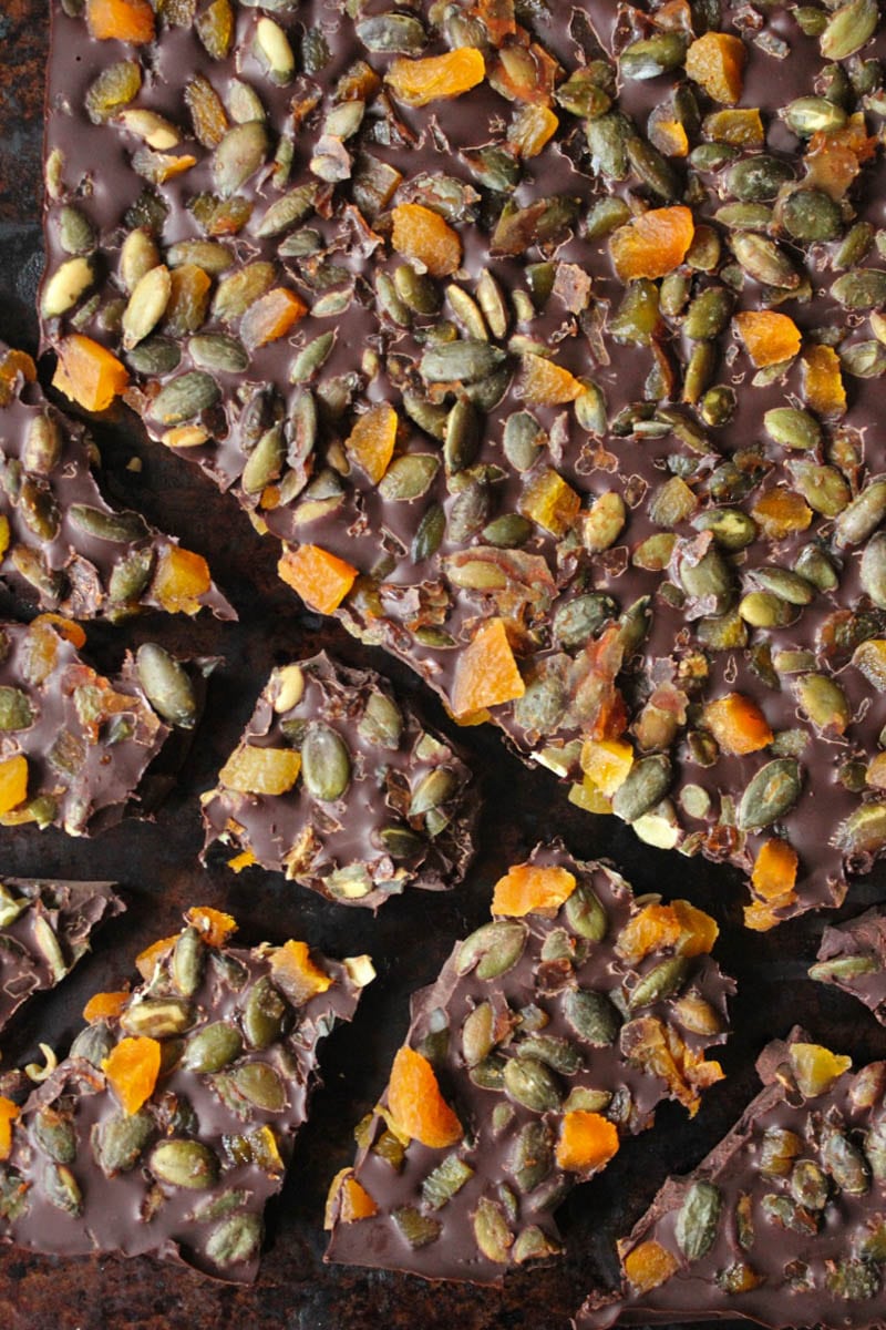 vegan-dark-chocolate-bark-with-apricots-candied-pepitas-2