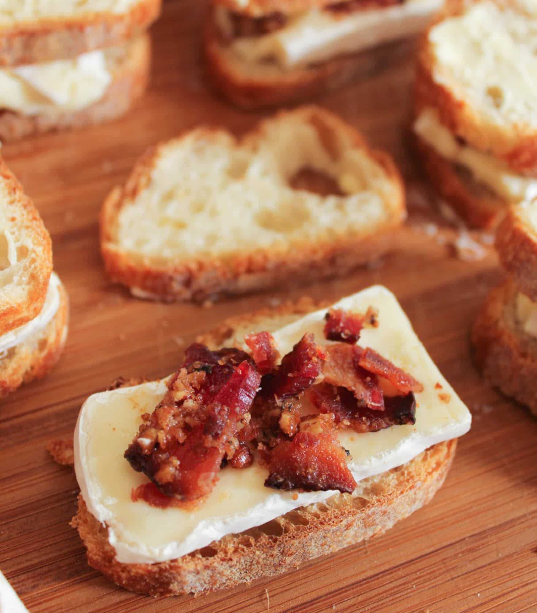 Brie-and-Candied-Bacon-Grilled-Cheese-Bites-3 (1 of 1)