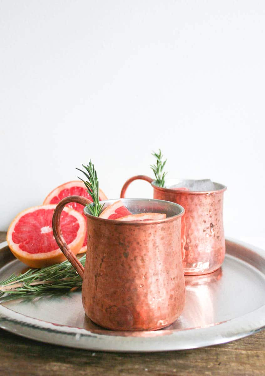 grapefruit-rosemary-moscow-mule-cocktail-recipe-1