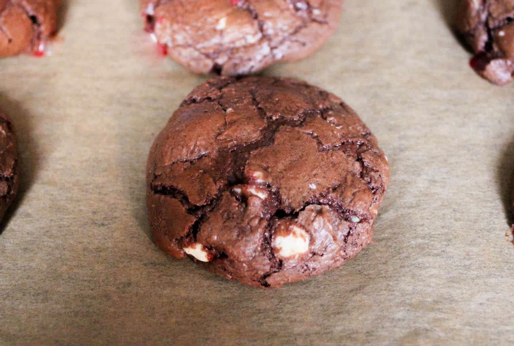 white-chocolate-peppermint-brownie-cookies-step-6