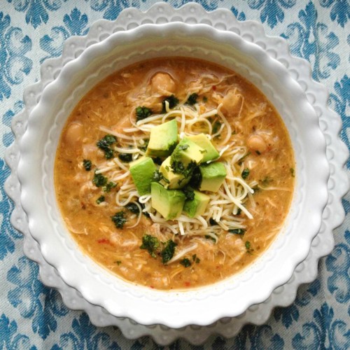 https://domesticate-me.com/wp-content/uploads/2015/01/white-bean-chicken-chili-recipe-500x500.jpg