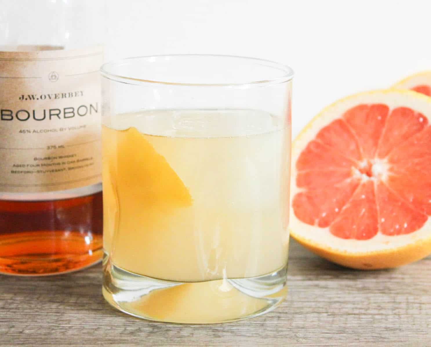Grapefruit-Bourbon-Spritz-Cocktail-1