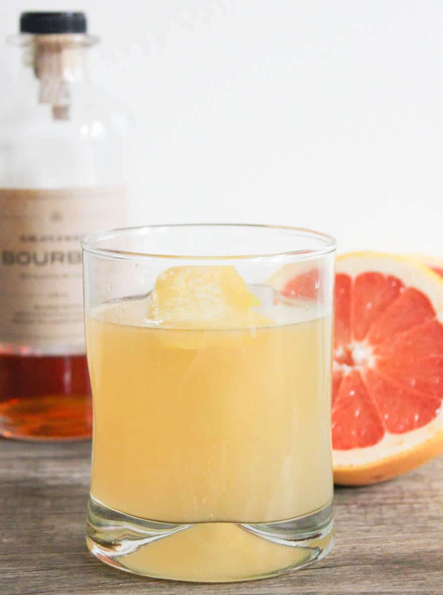 Grapefruit-Bourbon-Spritz-Cocktail-2