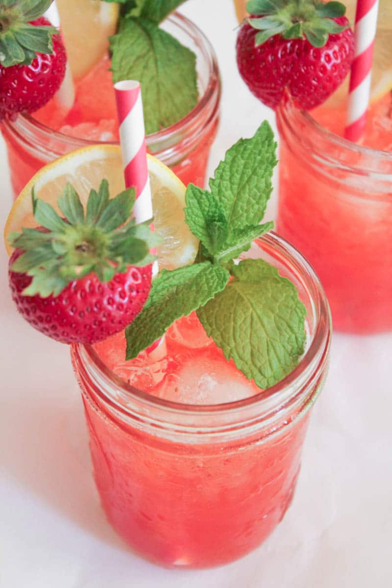Roasted-Strawberry-Mint-Lemonade-4