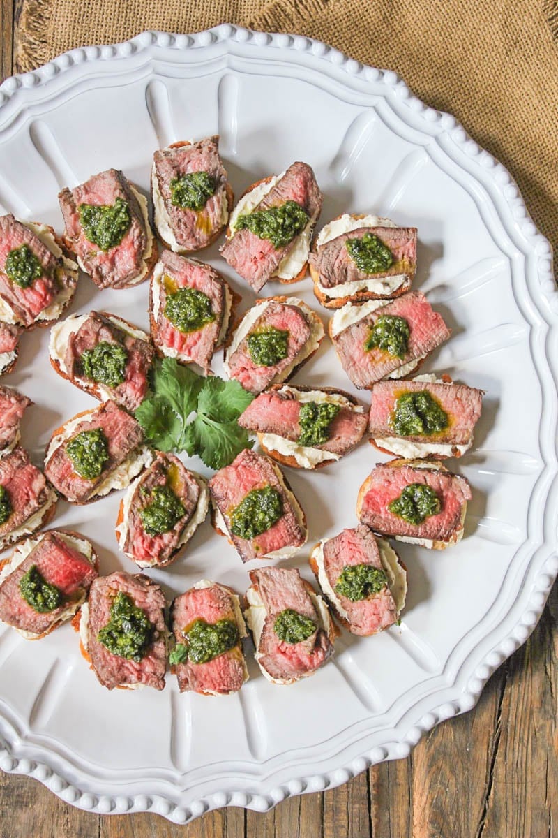 beef-tenderloin-crostini-with-whipped-goat-cheese-and-pesto-2