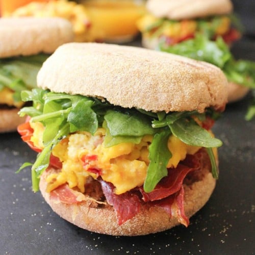 https://domesticate-me.com/wp-content/uploads/2015/05/goat-cheese-and-sun-dried-tomato-egg-sandwiches-with-crispy-prosciutto3-500x500.jpg