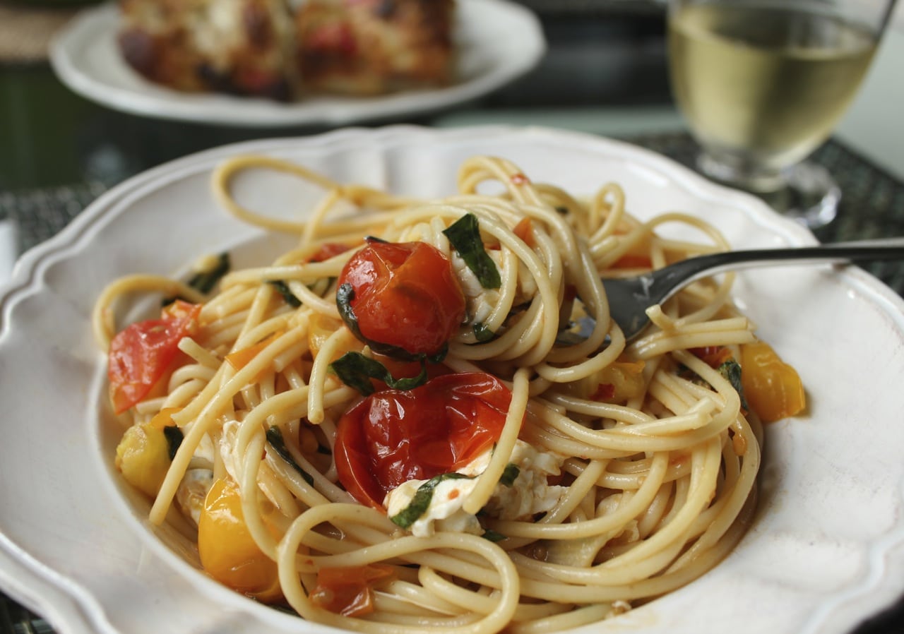 spaghetti-with-cherry-tomatoes