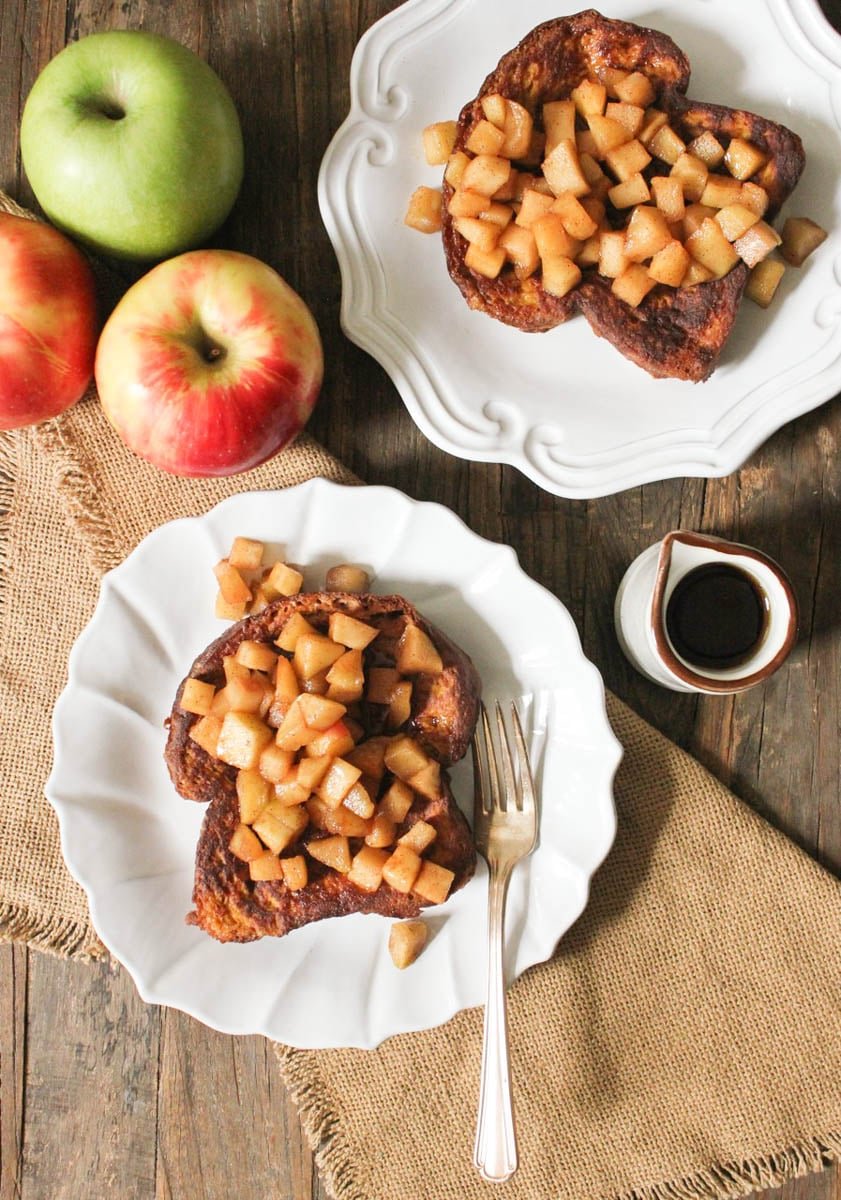 Pumpkin-French-Toast-with-Sauteed-Apples
