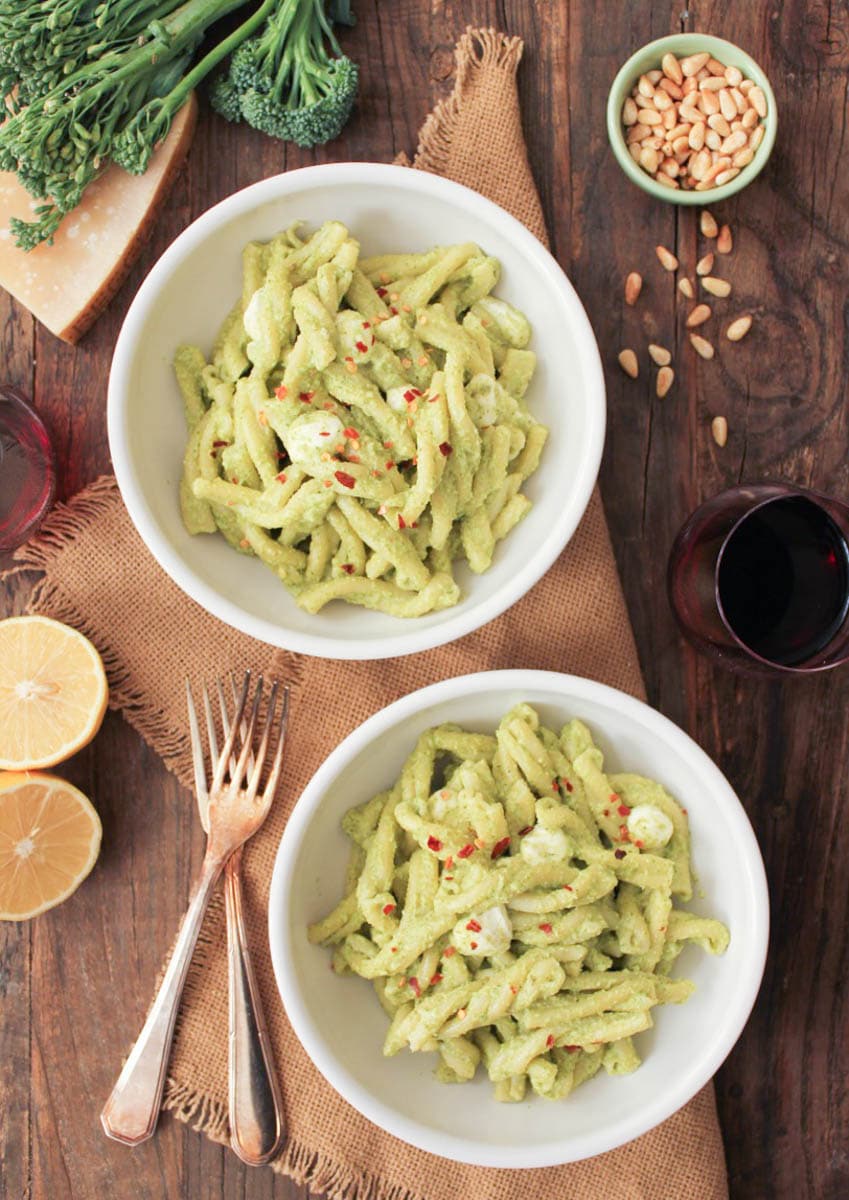 Torcetti-with-Broccoli-Rabe-Pesto-and-Fresh-Mozzarella