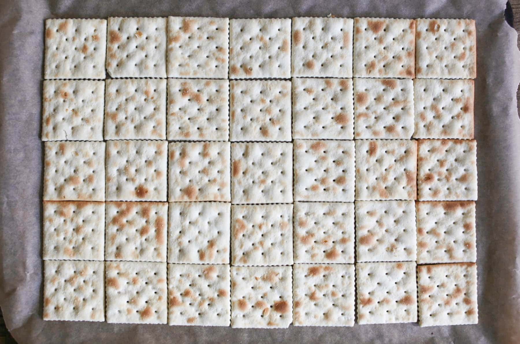 Fully-Loaded-Toffee-Saltines-step-1