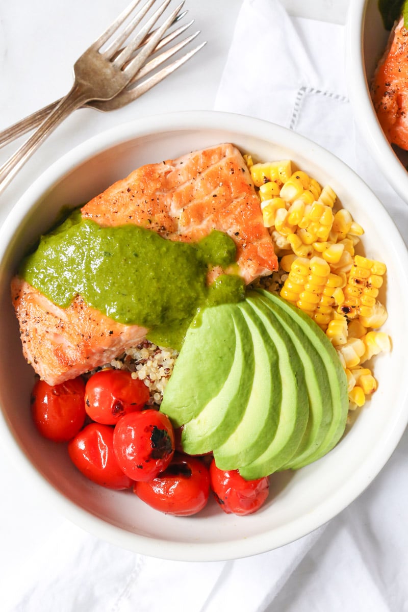 Summer-Quinoa-Bowl-with-Grilled-Salmon-and-Basil-Vinaigrette-2